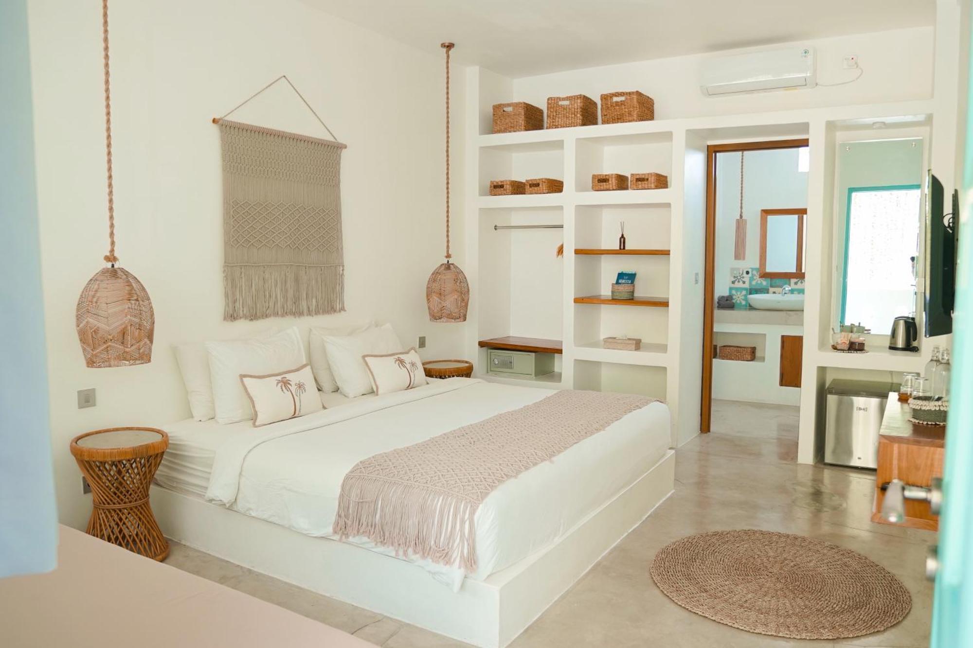 Seaesta Komodo Hostel & Hotel Labuan Bajo Ngoại thất bức ảnh