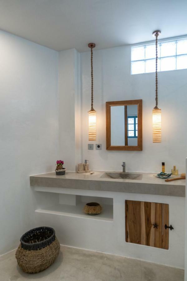 Seaesta Komodo Hostel & Hotel Labuan Bajo Ngoại thất bức ảnh